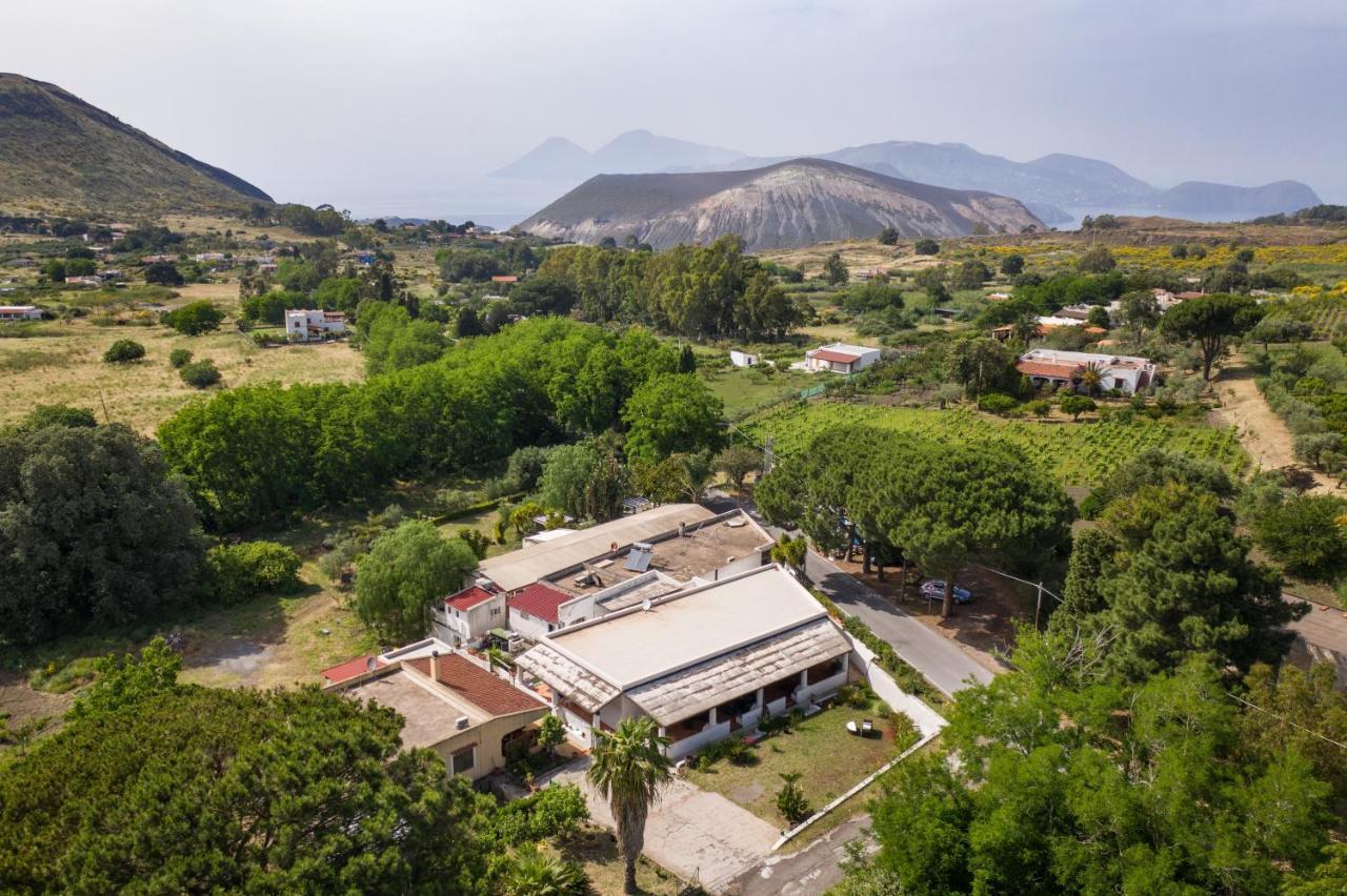 Maria Tindara "La Locanda" Vulcano  Luaran gambar