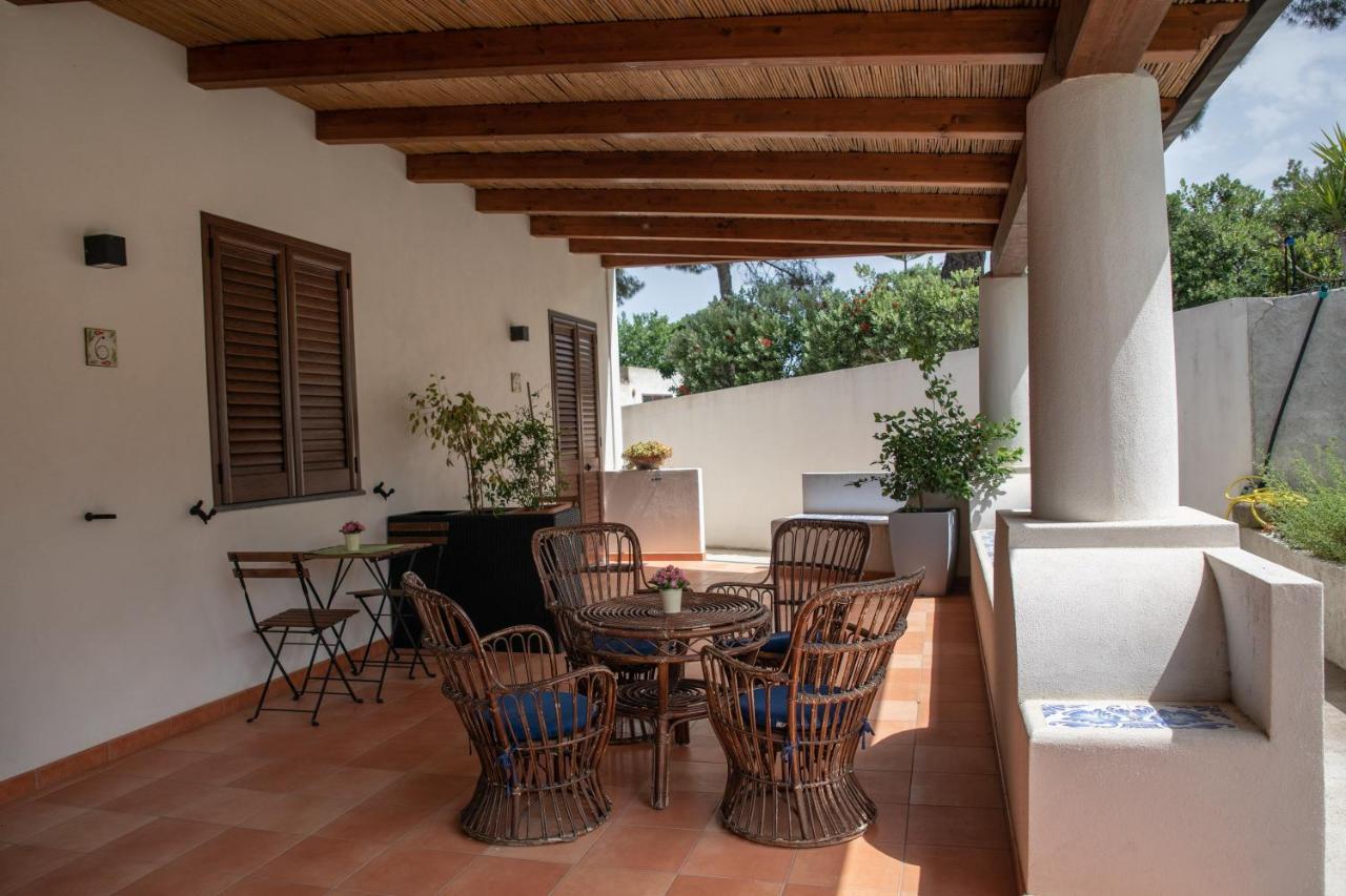 Maria Tindara "La Locanda" Vulcano  Luaran gambar