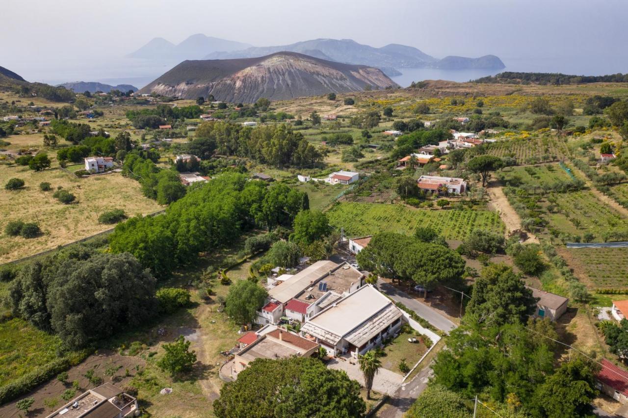 Maria Tindara "La Locanda" Vulcano  Luaran gambar