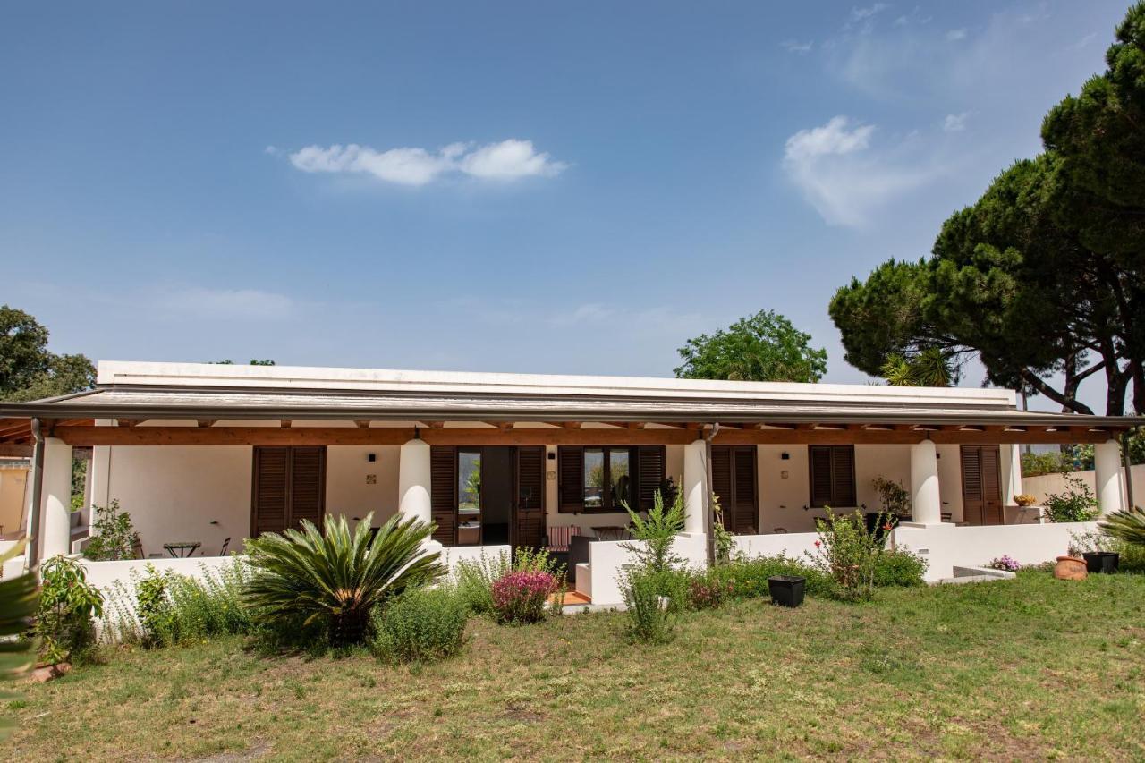 Maria Tindara "La Locanda" Vulcano  Luaran gambar